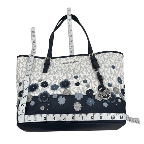 Michael Kors Navy Floral Carryall Tote Bag - Picture 8 of 10